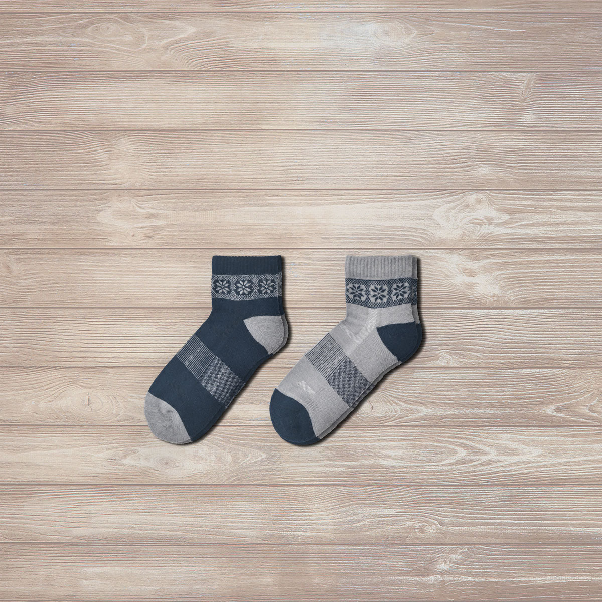 Low cut socks